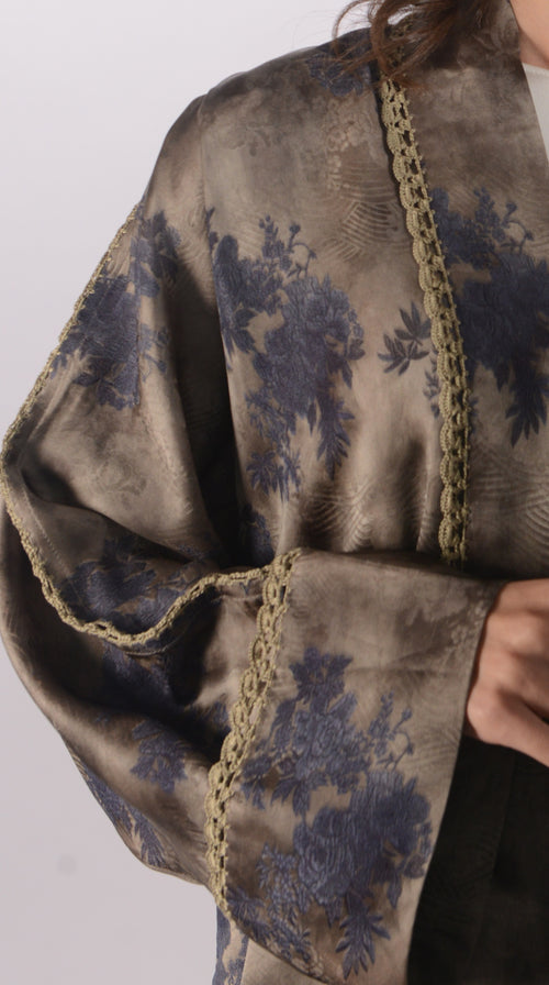 Load image 1 in gallery view