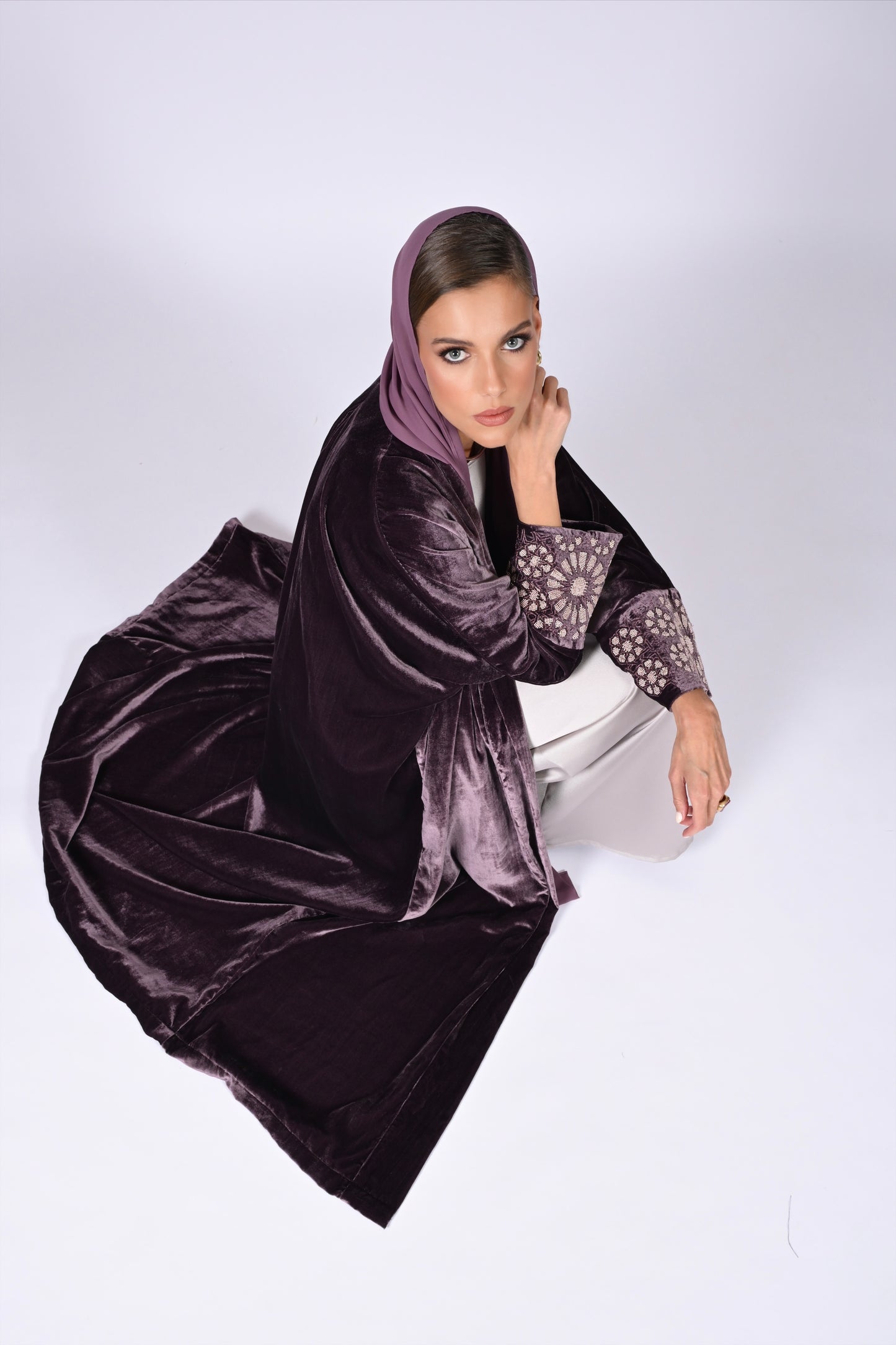 MADAWI VELVET ABAYA