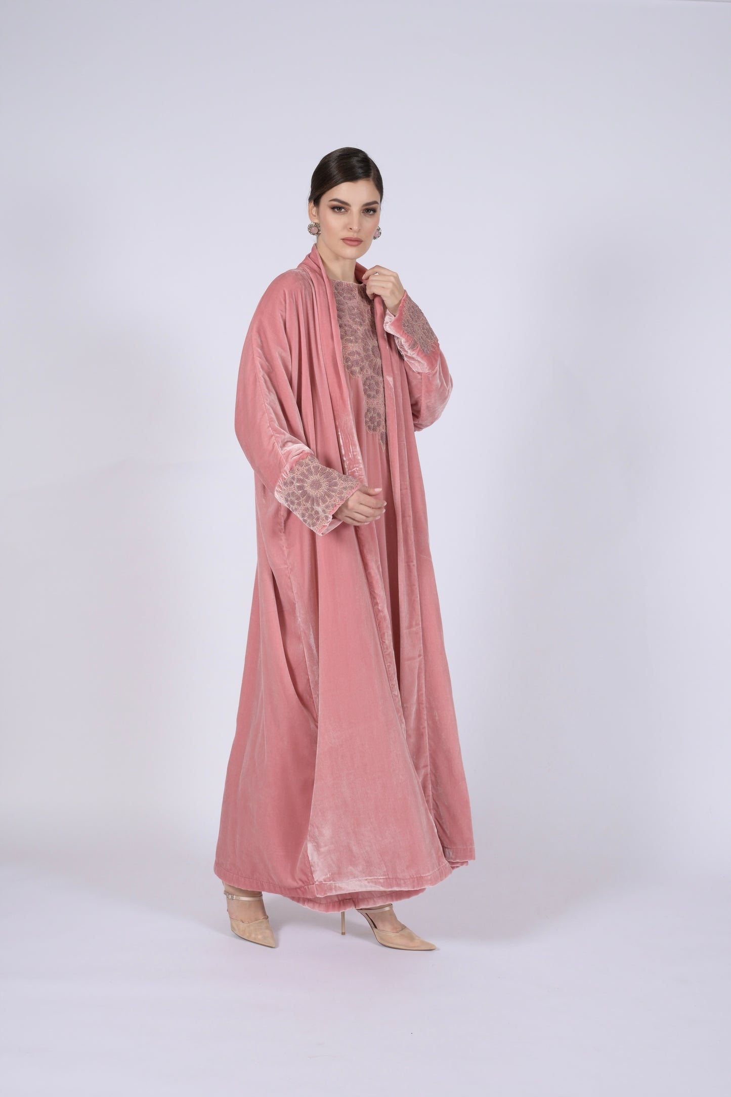 MADAWI VELVET ABAYA