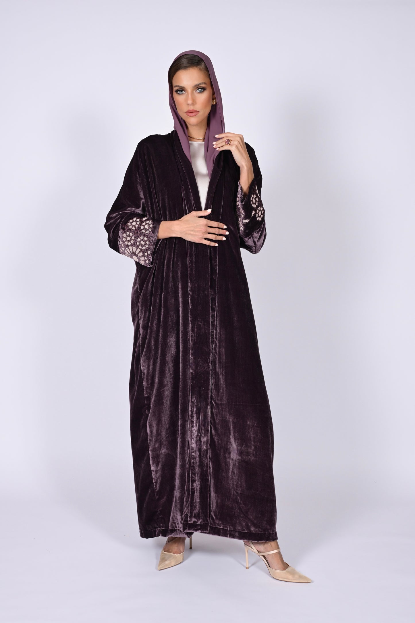 MADAWI VELVET ABAYA