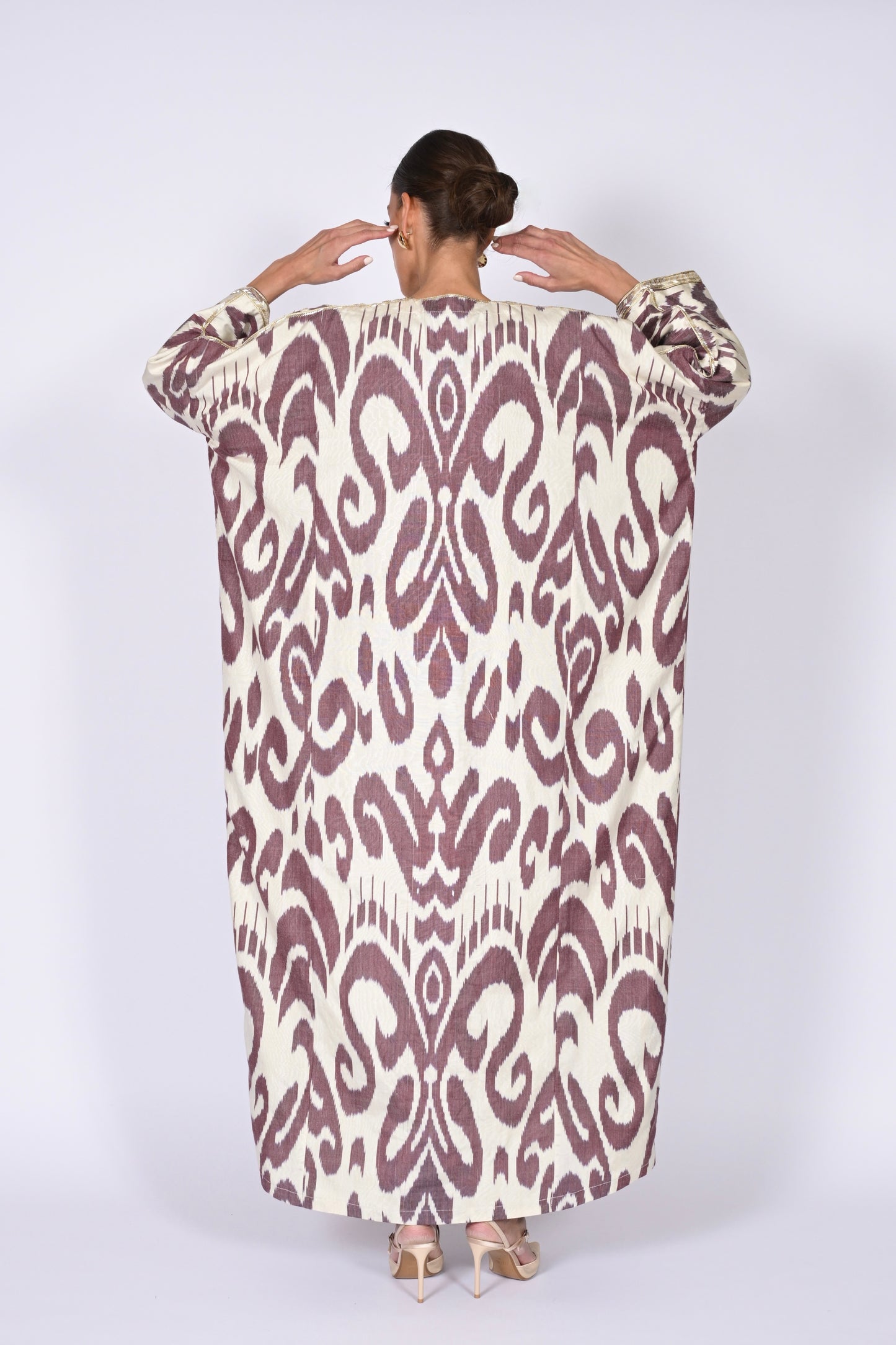 BISTH IKAT ABAYA